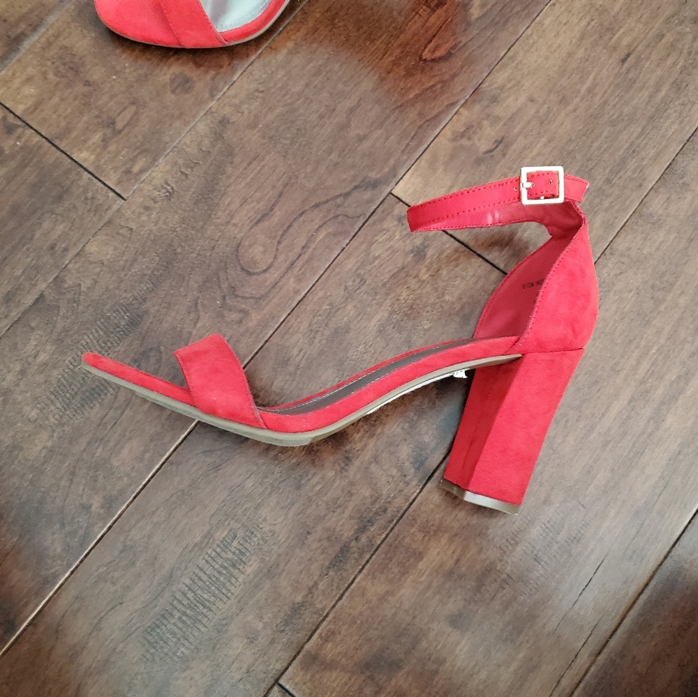 Red strappy 3 inch chunky heels size 9.5 women's stunning on